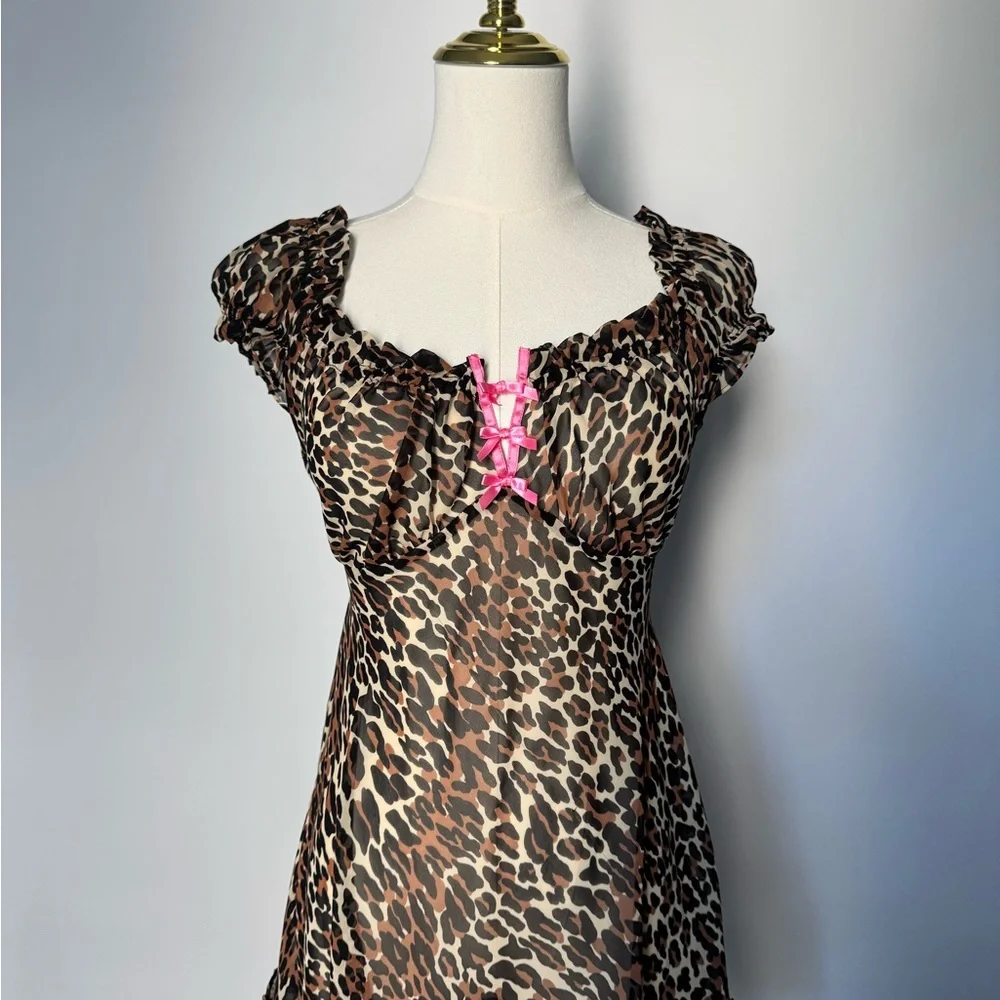 Betsey Johnson Leopard Print Chemise with Pink Accents - Picture 6 of 7